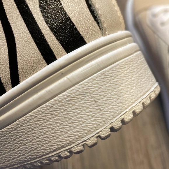 COCO + CARMEN animal print sneakers NWOT - Picture 7 of 7